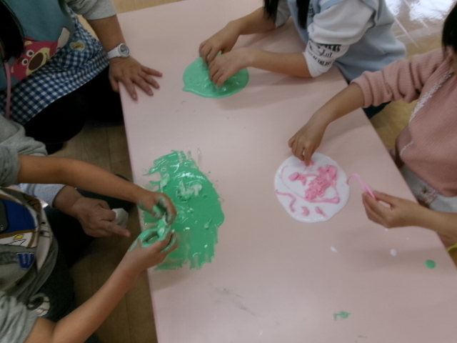 スライム作りのサムネイル画像