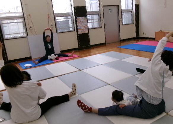 おやこヨガのメイン画像