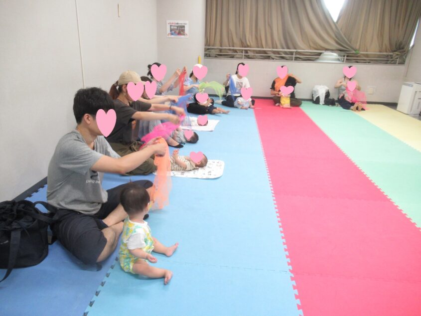 親子でリトミックのサムネイル画像