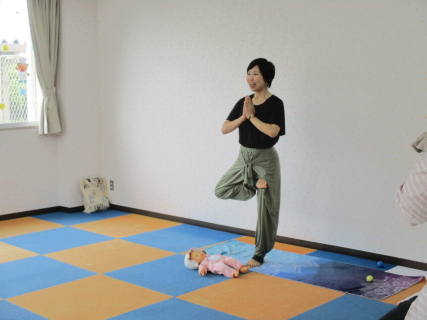 親子ヨガ（4月）のサムネイル画像