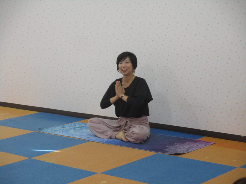 親子ヨガのサムネイル画像